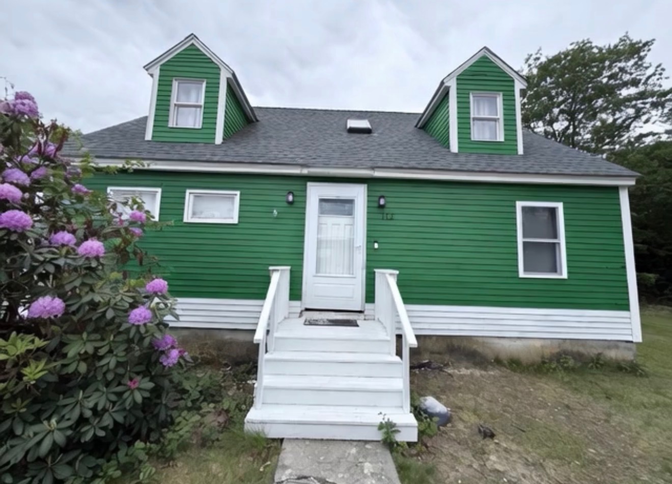 Finished exterior painting on a New Hampshire home