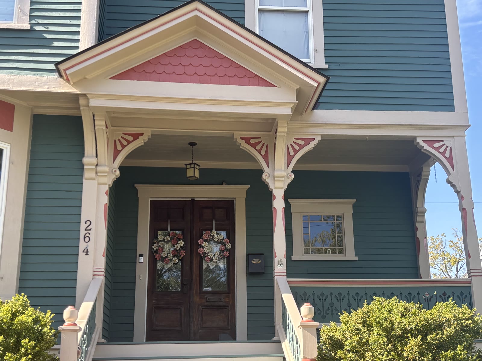 Finished Victorian entry with ornate gingerbread trim detail